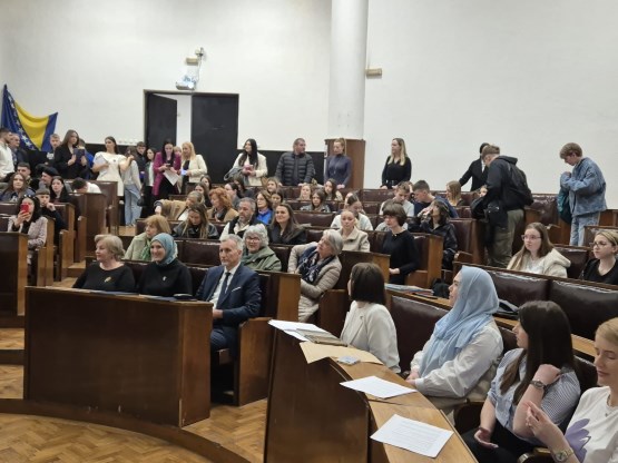 Predsjedavajući Doma naroda PSBiH Kemal Ademović održao predavanje povodom Dana nezavisnosti BiH i dana Gimnazije SSST